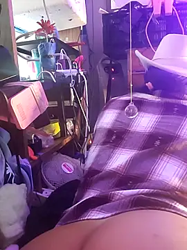 gurlnips online show from 26, 4, 2026