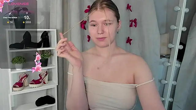 Rebecca Kelly online show from 6, 2, 2025