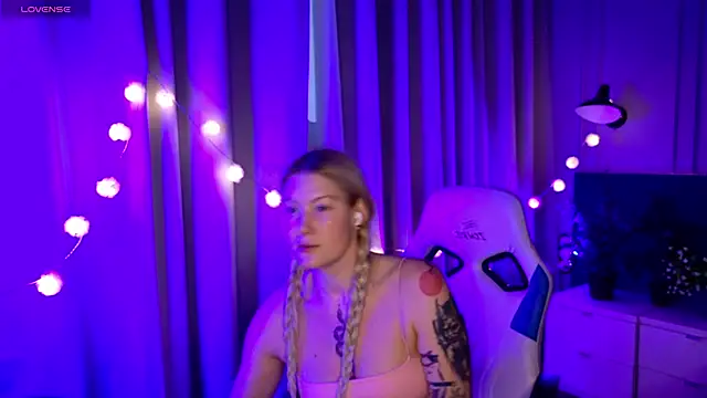 Liv Fay online show from 13, 2, 2025