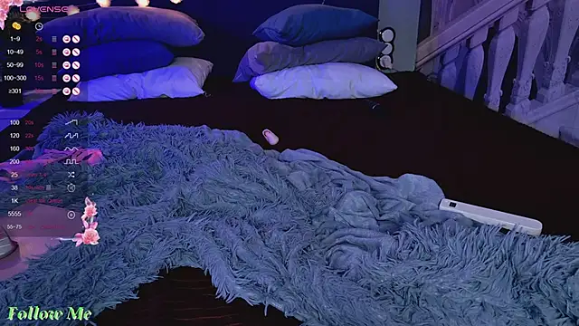 Liv Fay online show from 9, 3, 2025