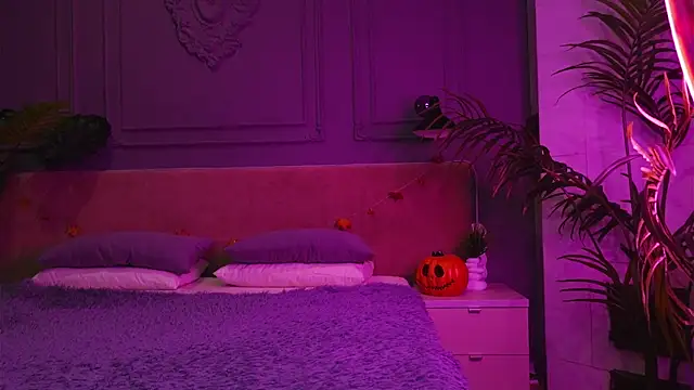 Liv Fay online show from 4, 11, 2025