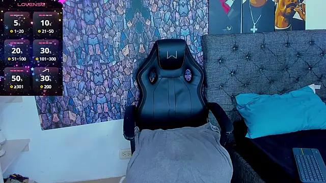 dominic smith  online show from 25, 1, 2025