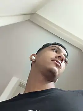 dominic smith  online show from 13, 2, 2025