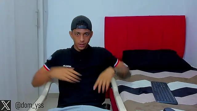 dominic smith  online show from 25, 2, 2025