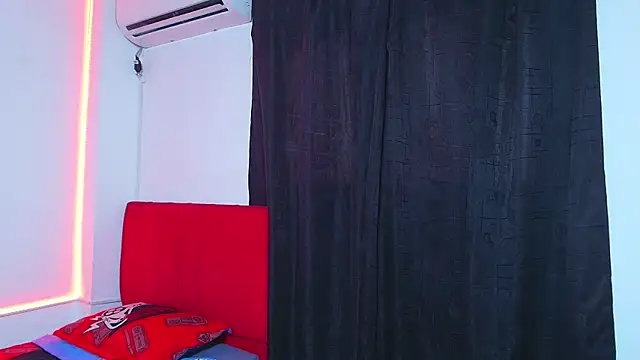 dominic smith  online show from 28, 11, 2025