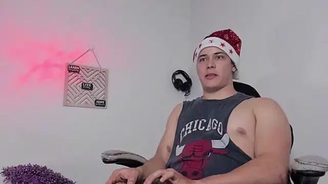 Snapshot of Alan_hadid1 chatting on 12, 12, 2024 Alan hadid1 online show from 12, 12, 2024