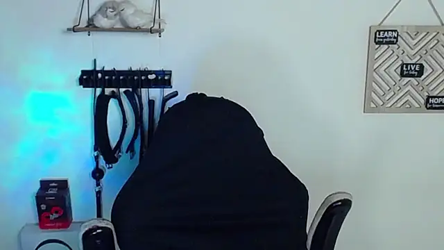 Snapshot of Alan_hadid1 chatting on 31, 1, 2025 Alan hadid1 online show from 31, 1, 2025