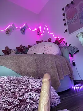 Tsuki-moon online show from 6, 12, 2024