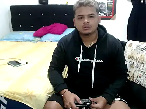 Snapshot of Boycuriousxxx chatting on 17, 9, 2025 Boycuriousxxx online show from 17, 9, 2025