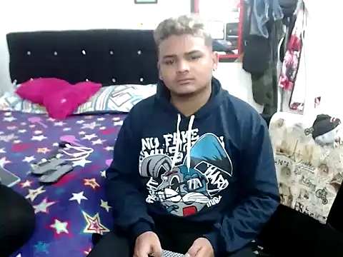 Snapshot of Boycuriousxxx chatting on 25, 9, 2025 Boycuriousxxx online show from 25, 9, 2025