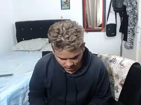 Snapshot of Boycuriousxxx chatting on 5, 10, 2025 Boycuriousxxx online show from 5, 10, 2025