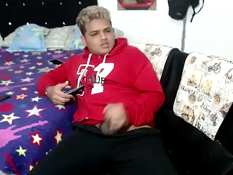 Snapshot of Boycuriousxxx chatting on 14, 10, 2025 Boycuriousxxx online show from 14, 10, 2025