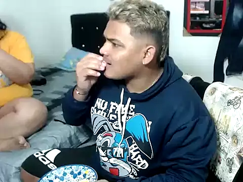 Snapshot of Boycuriousxxx chatting on 22, 10, 2025 Boycuriousxxx online show from 22, 10, 2025