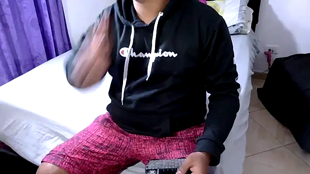 Boycuriousxxx online show from 26, 2, 2026