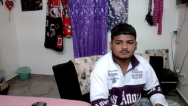 Boycuriousxxx online show from 24, 4, 2026