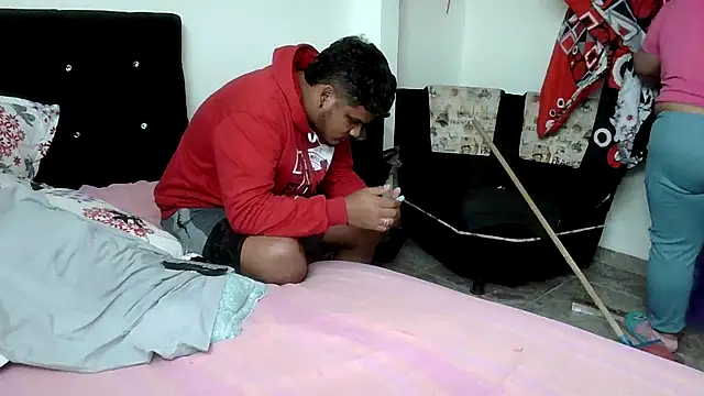 Boycuriousxxx online show from 26, 4, 2026