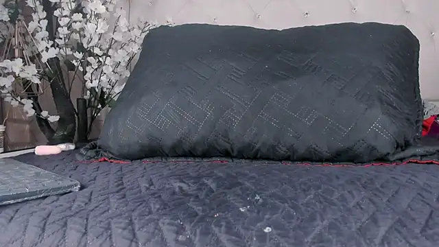 Snapshot of Annieefoxx chatting on 21, 2, 2025 Annieefoxx online show from 21, 2, 2025