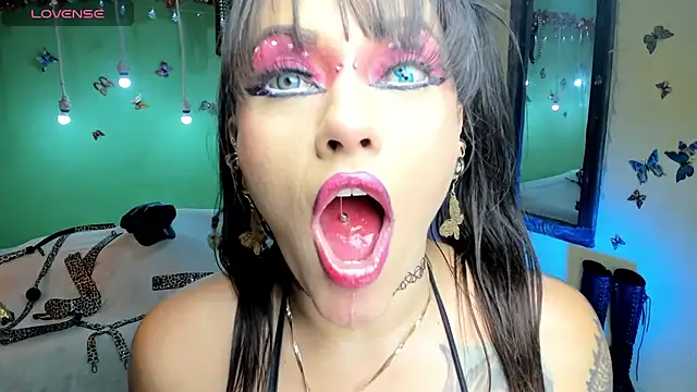 Snapshot of angelina_james_ chatting on 13, 5, 2026 angelina james online show from 13, 5, 2026