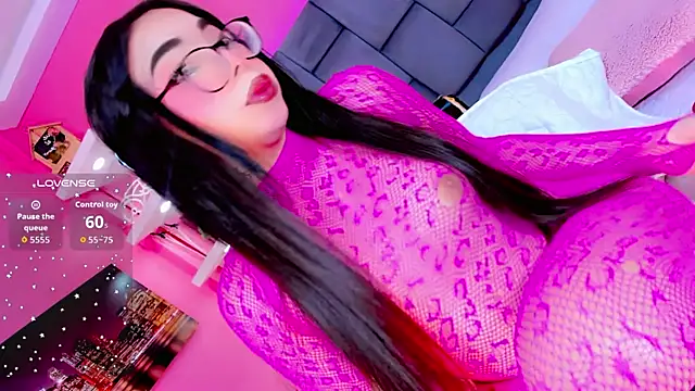 Saamanthaa11 online show from 25, 4, 2026