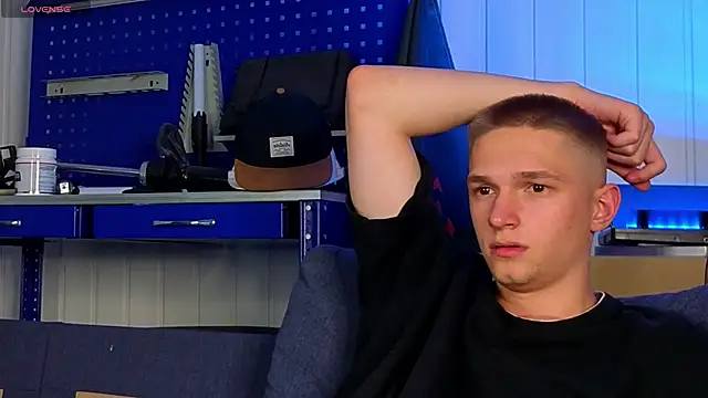 dustyn fox online show from 10, 10, 2025