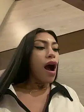 Effy Bonny online show from 3, 3, 2025