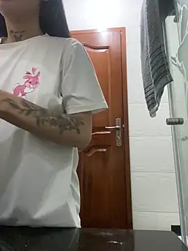 Effy Bonny online show from 5, 10, 2025