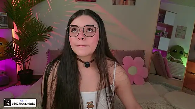 Snapshot of cammiefoalss chatting on 15, 9, 2025 cammiefoalss online show from 15, 9, 2025