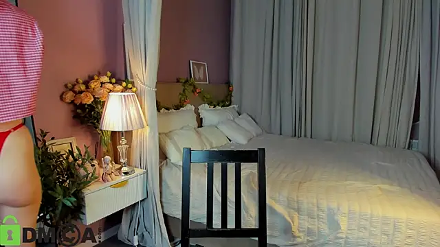 Dearly Emily online show from 17, 12, 2025