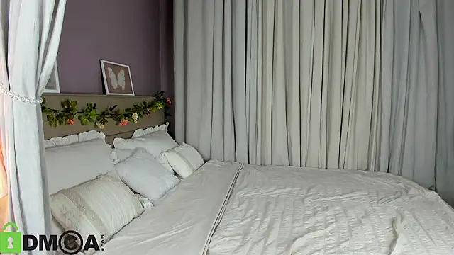 Dearly Emily online show from 27, 3, 2026