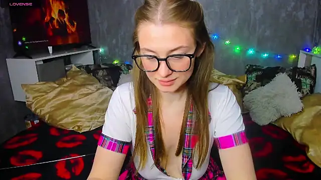 Demure Smile online show from 12, 11, 2025