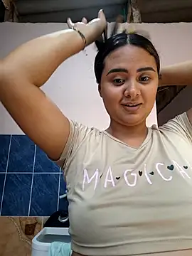 Snapshot of sexy-latin10 chatting on 28, 11, 2025 sexy-latin10 online show from 28, 11, 2025