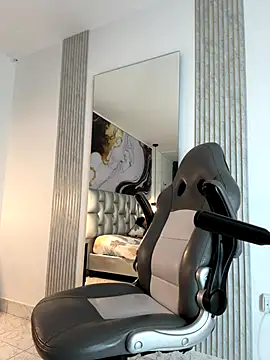 Nathan Bluee online show from 6, 10, 2025