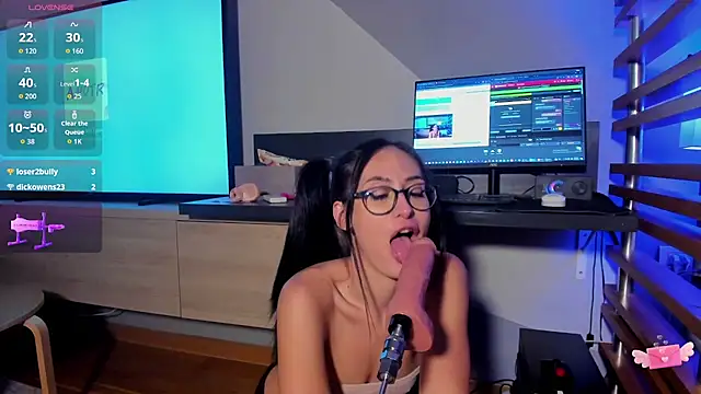 MiaJeanns online show from 22, 9, 2025