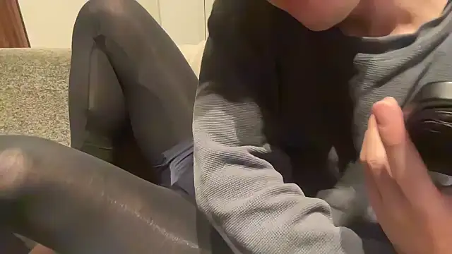 Snapshot of atom0407 chatting on 10, 1, 2025 atom0407 online show from 10, 1, 2025