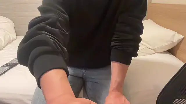 Snapshot of atom0407 chatting on 5, 11, 2025 atom0407 online show from 5, 11, 2025