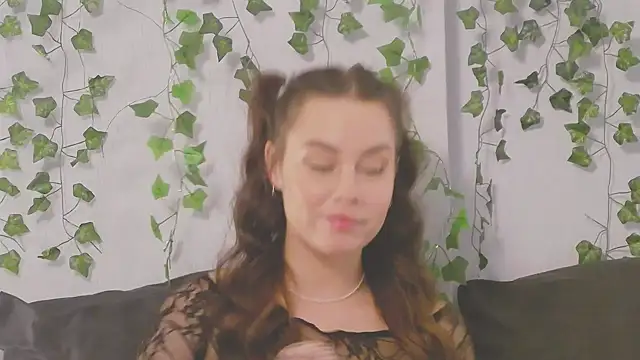 Snapshot of MiaNell chatting on 23, 2, 2025 MiaNell online show from 23, 2, 2025