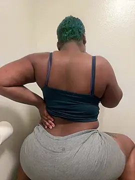 Prettynthick12 online show from 29, 6, 2026