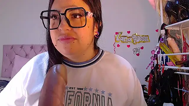 lanaqueen699 online show from 25, 4, 2026