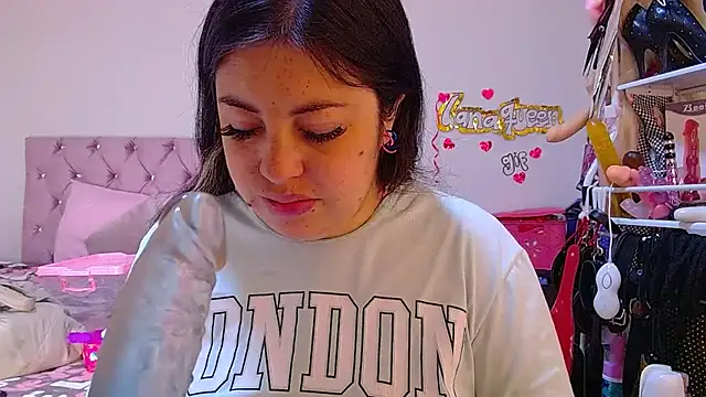 lanaqueen699 online show from 28, 7, 2026