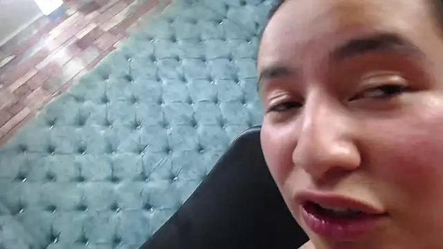 NaomyPrinces online show from 4, 12, 2024