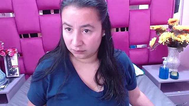 NaomyPrinces online show from 8, 1, 2025