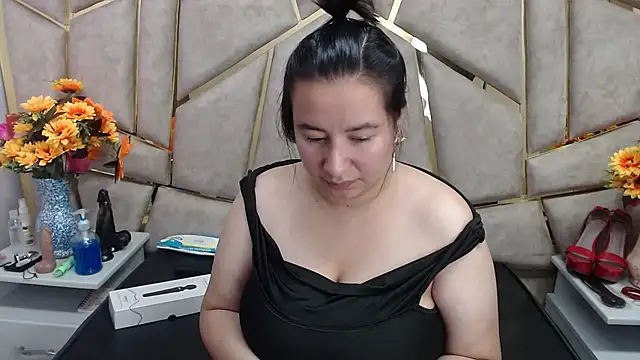 NaomyPrinces online show from 24, 1, 2025