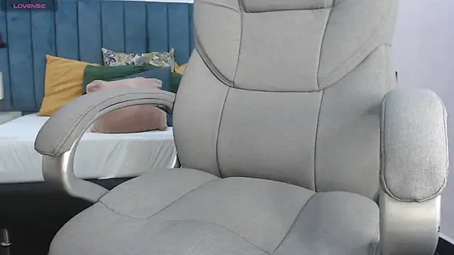 Snapshot of april_bunnyy chatting on 7, 1, 2026 april bunnyy online show from 7, 1, 2026