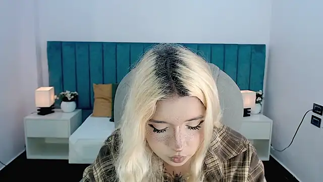 Snapshot of april_bunnyy chatting on 2, 3, 2026 april bunnyy online show from 2, 3, 2026