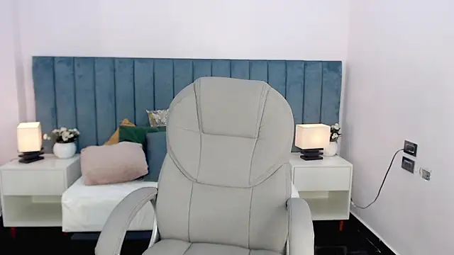 Snapshot of april_bunnyy chatting on 4, 3, 2026 april bunnyy online show from 4, 3, 2026