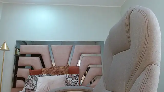 april bunnyy online show from 28, 7, 2026