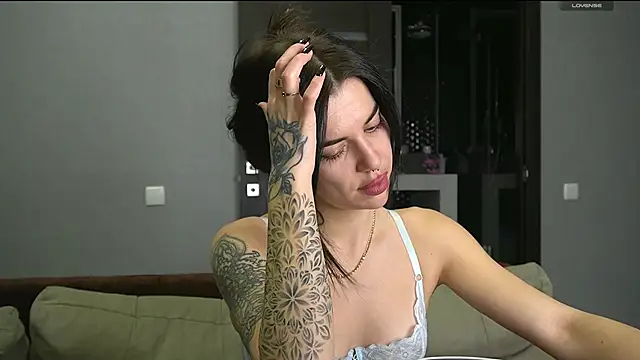 Snapshot of Alice_melice chatting on 16, 2, 2025 Alice melice online show from 16, 2, 2025