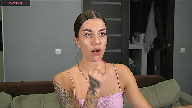 Snapshot of Alice_melice chatting on 14, 10, 2025 Alice melice online show from 14, 10, 2025