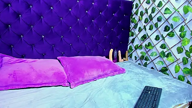 UnderBaby  online show from 17, 10, 2025