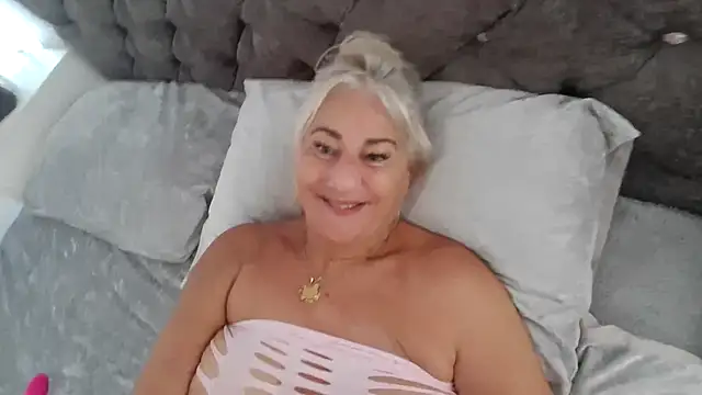 TanyaTaylor45 online show from 25, 4, 2026